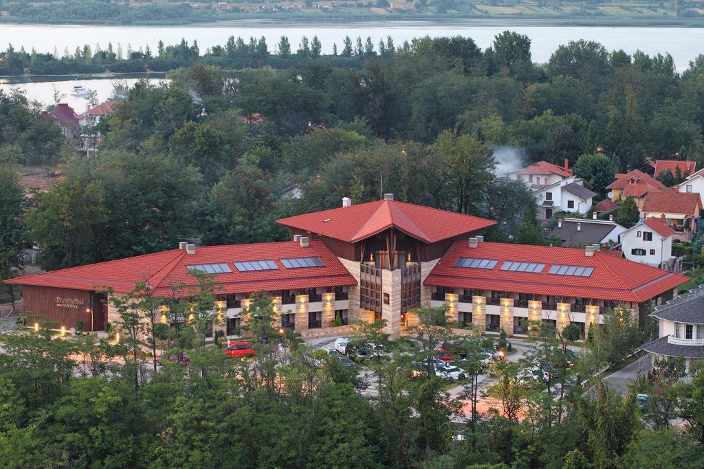 Hotel Danubia Park Veliko Gradište 外观 照片